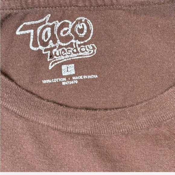 Brown Graphic T-Shirt with Skulls and Dice large - Picture 3 of 5